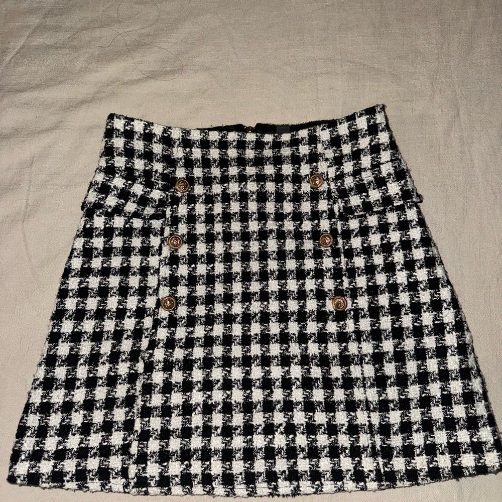 Classic Black and White Houndstooth Skirt